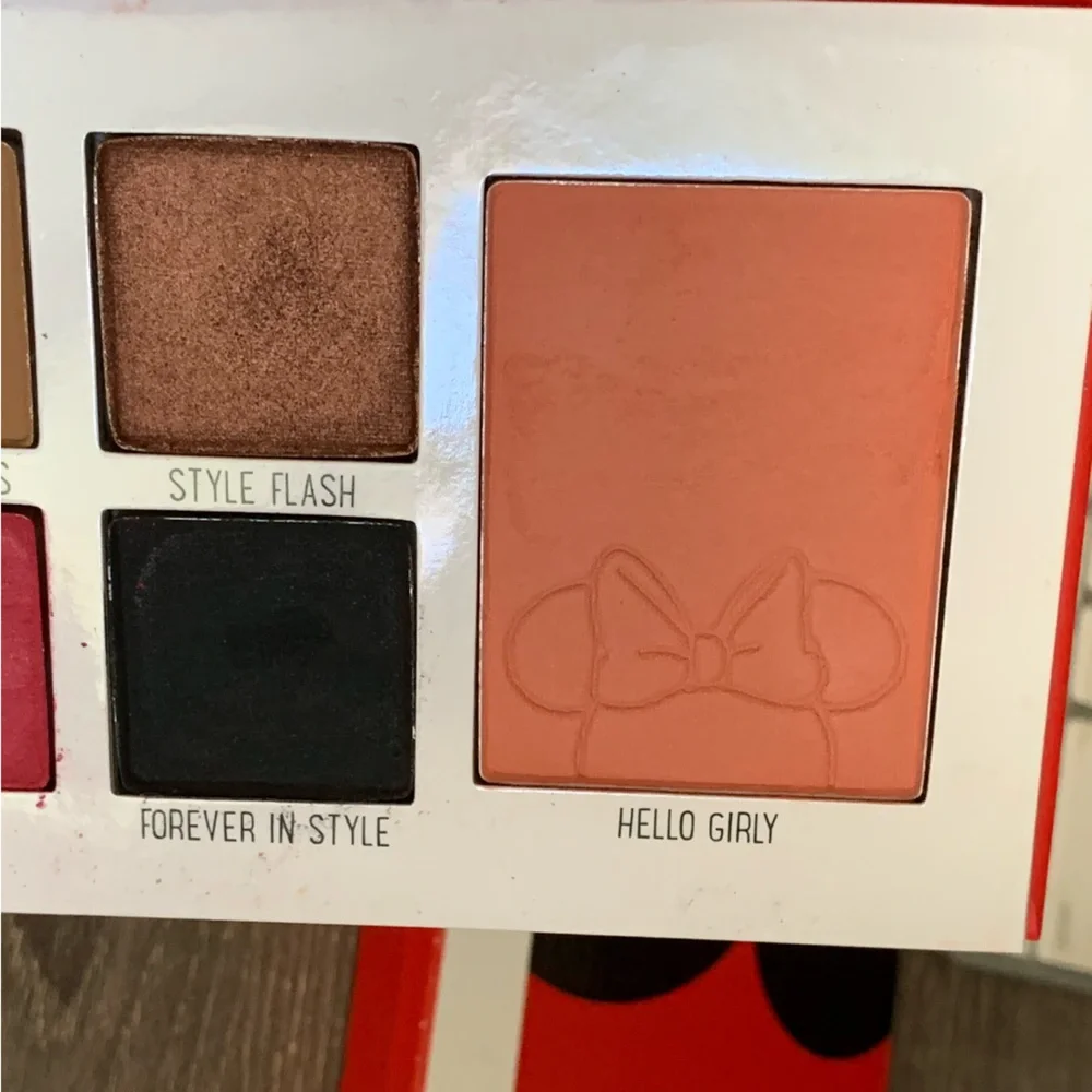 Dose of Colors Minnie Mouse Eyeshadow Palette Disney